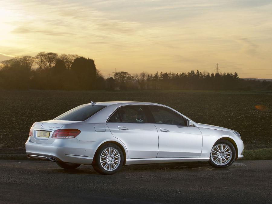  Mercedes-Benz E300 BlueTec Hybrid 2013 года  (UK) (фото 3 из 6)
